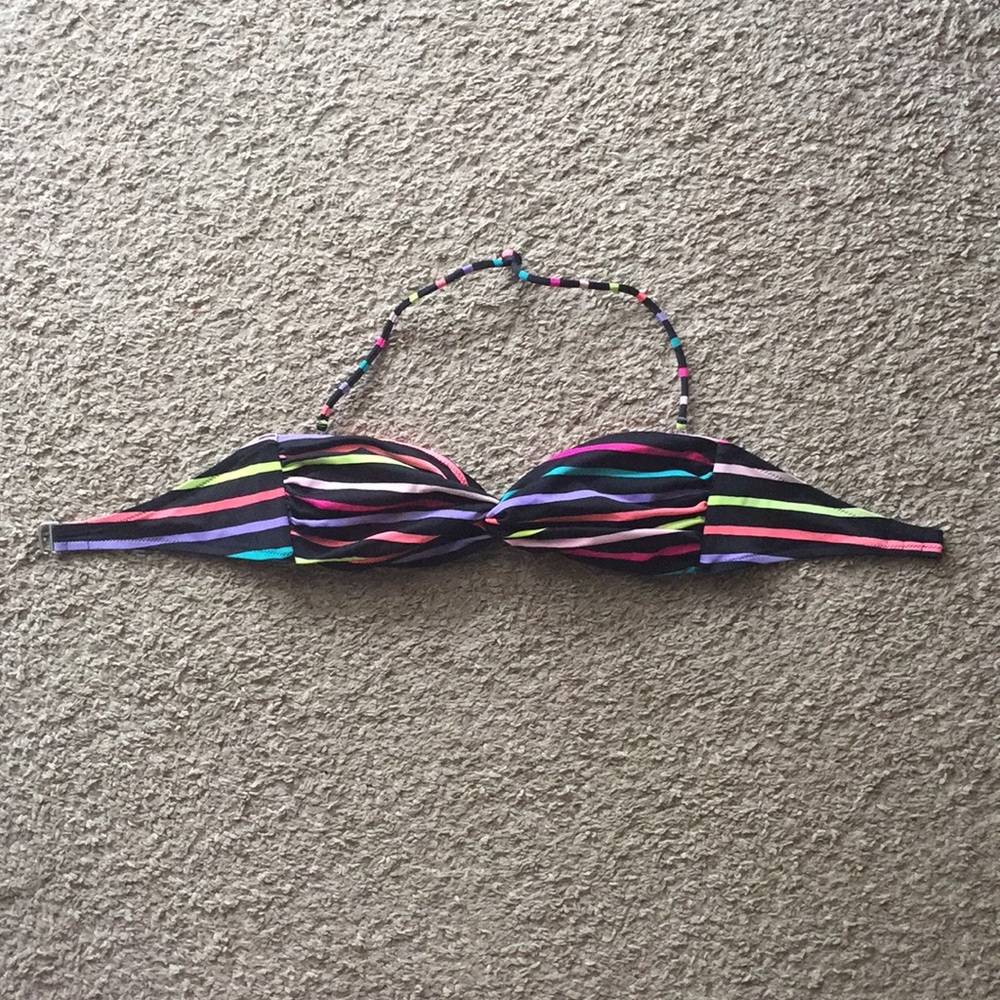 EUC Victoria’s Secret bikini top. Size S.